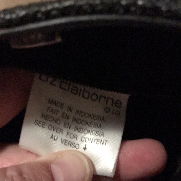 Liz Claiborne Black purse - Picture 11 of 11